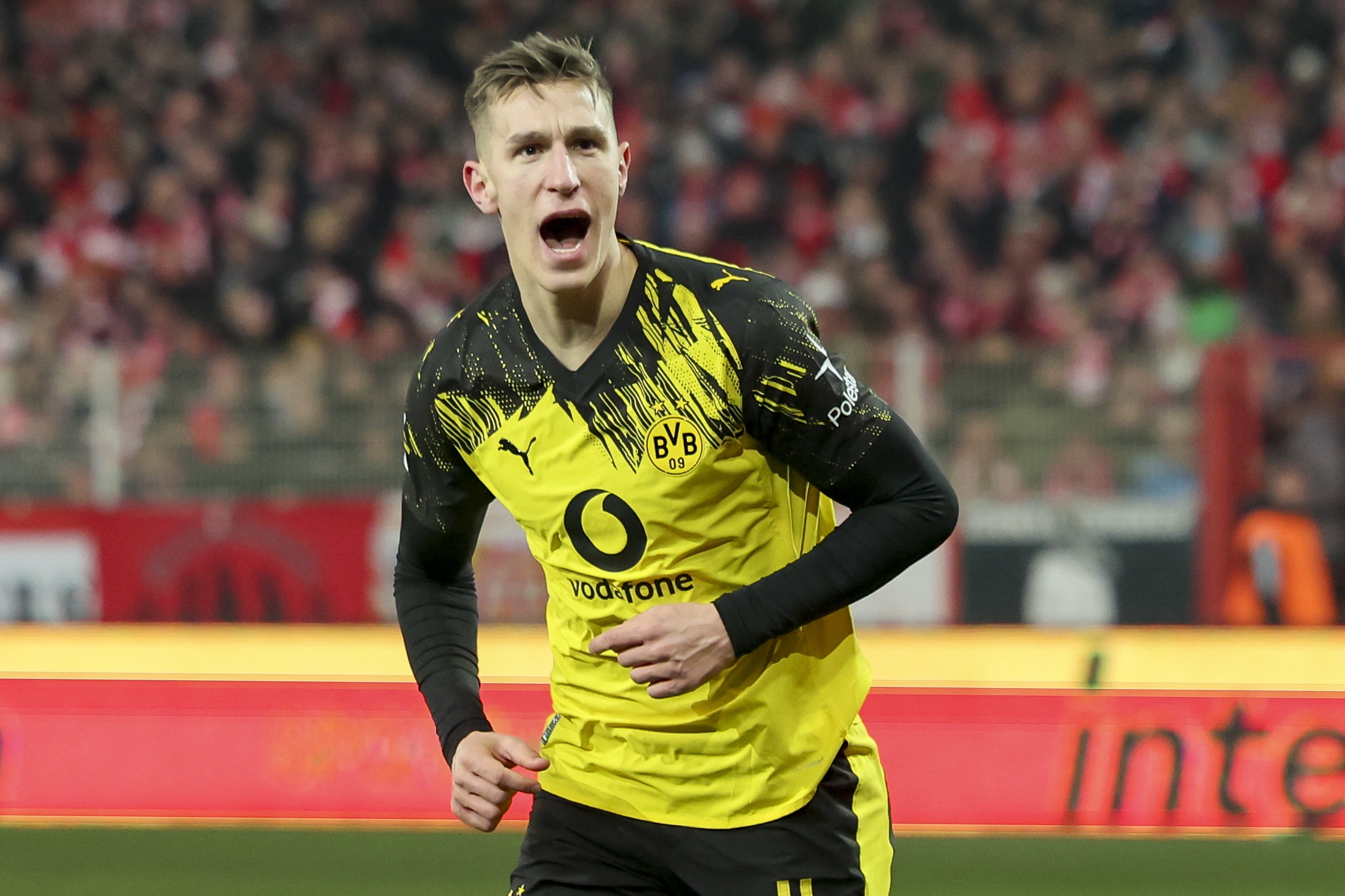 世界杯手机直播-阿斯：施洛特贝克是皇马中卫热门选择，俱乐部与多特关系良好