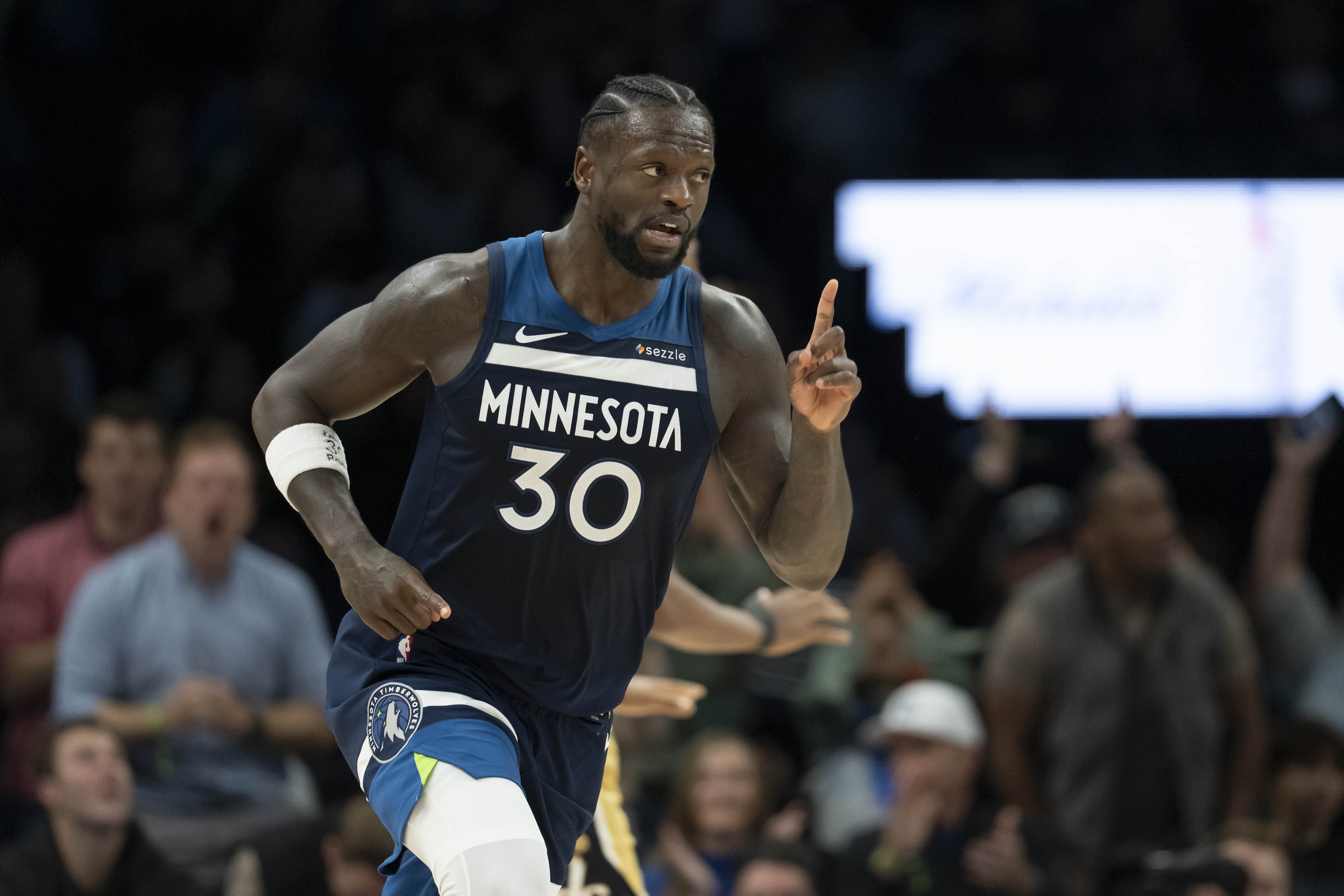 世界杯手机直播-表现不俗！兰德尔半场11投5中&amp;罚球2中2得13分4板1断 正负值+14