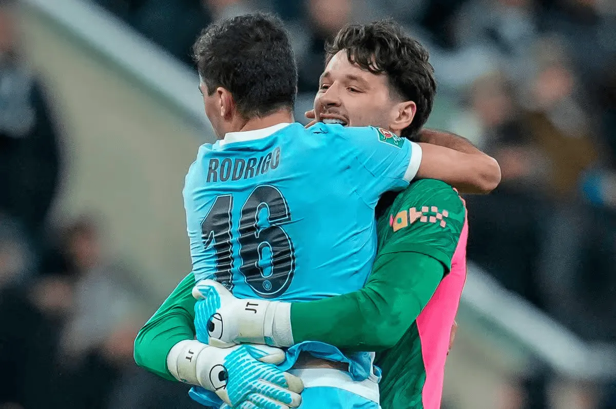 世界杯手机直播-跟队：特拉福德预计今夏离队，曼城至少能收回签下他的成本